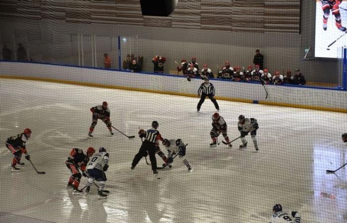 revivez le match de hockey sur glace entre Neuilly-sur-Marne et Dunkerque, joué à la patinoire de Dreux