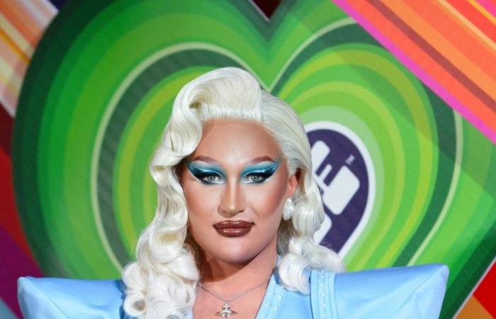 Le monde du showbiz a le cœur brisé alors que les célébrités réagissent à la mort tragique de la star de la télévision et drag queen “The Vivienne”, à l’âge de 32 ans.