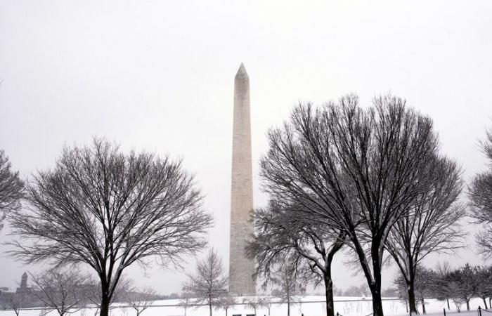 La première tempête de neige de la saison devrait commencer dimanche soir dans la région de Washington DC.