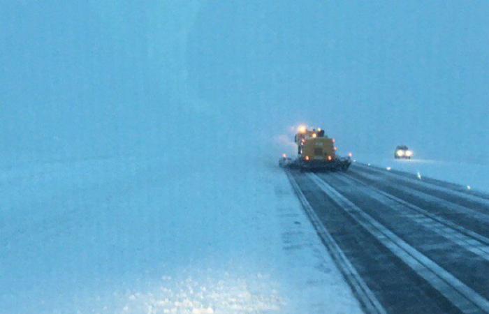 Les chutes de neige perturbent les opérations aéroportuaires au Royaume-Uni