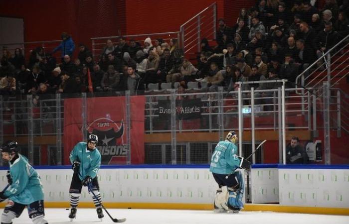 En images : revivez le match de hockey sur glace entre Neuilly-sur-Marne et Dunkerque, joué à la patinoire de Dreux