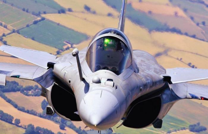 Le Rafale a dépassé un seuil symbolique de ventes et constitue désormais le plus grand succès commercial français avec un chiffre d’affaires généré d’environ 37,5 milliards d’euros.