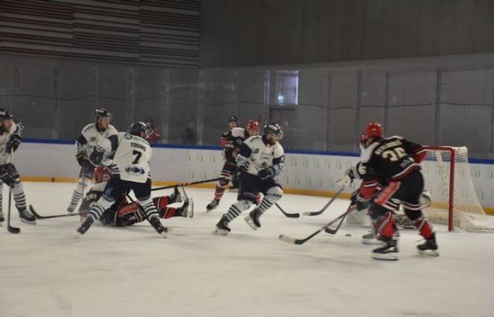 revivez le match de hockey sur glace entre Neuilly-sur-Marne et Dunkerque, joué à la patinoire de Dreux