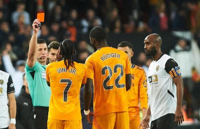 une grande décision du club contre les arbitres ?