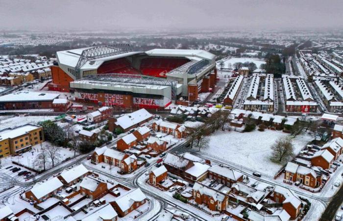 le choc Liverpool-Manchester United finalement maintenu malgré les chutes de neige