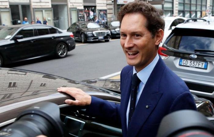 Champagne, câlinothérapie, visites d’usines… Chez Stellantis, la méthode Elkann pour rompre avec l’époque Tavares