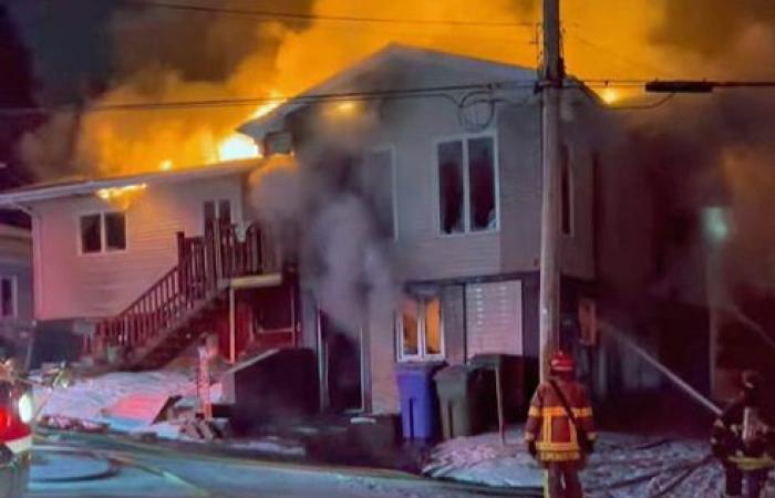 une dizaine de personnes se retrouvent à la rue