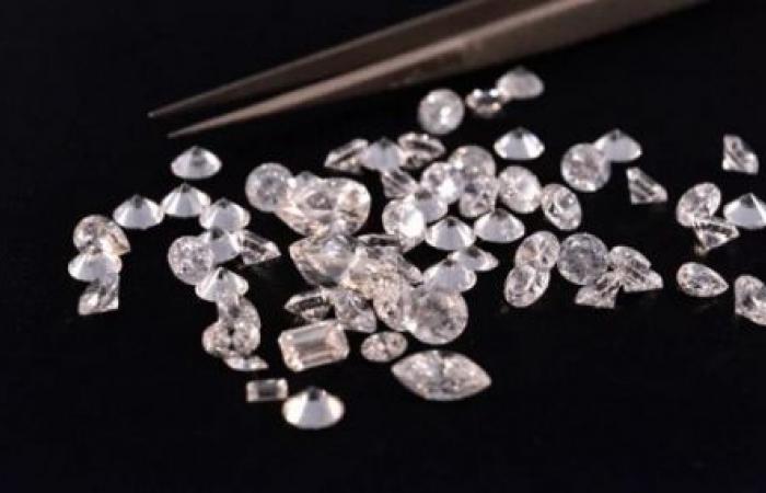 les stocks de diamants ont atteint 2 milliards de dollars en 2024, un record depuis 2008