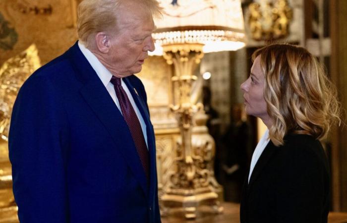 Donald Trump reçoit Giorgia Meloni chez lui et la qualifie de « fantastique »