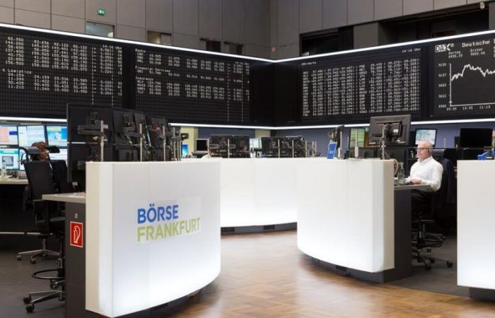 Les bourses européennes en hausse vers midi