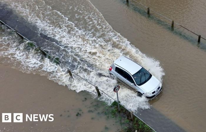 Incidents majeurs déclarés alors que le Royaume-Uni est aux prises avec des inondations, de la neige et du verglas