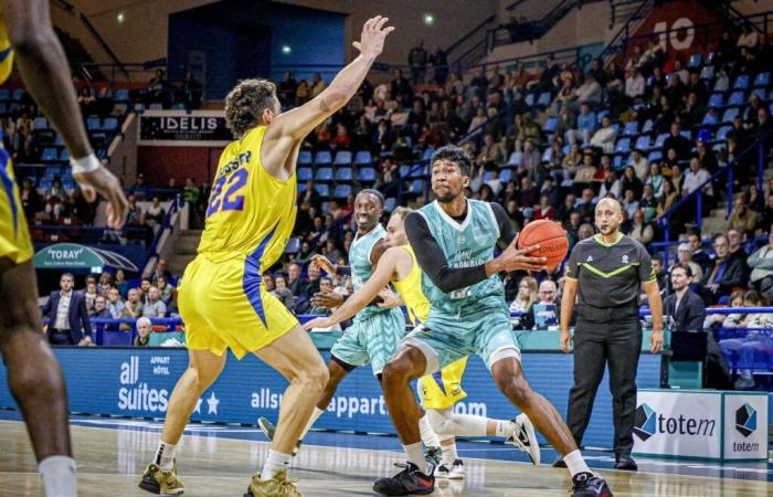 “On aime les défis, celui-là est très gros”, reconnaît Sitraka Raharimanantoanina avant les huitièmes de finale entre l’Elan Béarnais et le Paris Basketball