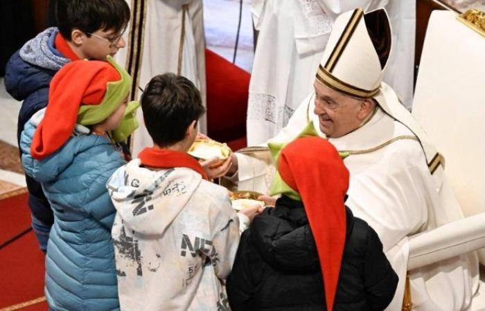 Le pape appelle à être « des lumières qui pointent vers Dieu »