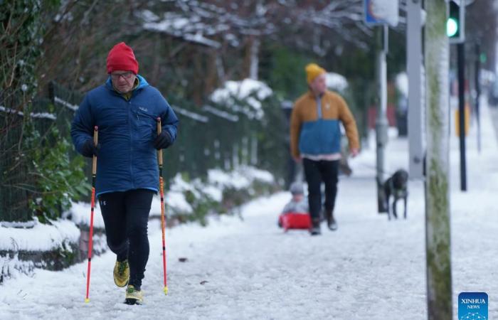 De fortes chutes de neige en Grande-Bretagne provoquent des perturbations dans les voyages et des coupures d’électricité-Xinhua