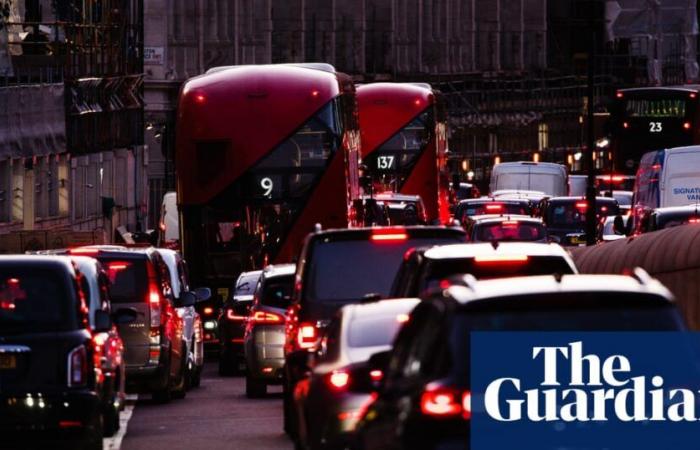 Londres est la ville la plus encombrée d’Europe, avec des conducteurs restés assis dans les embouteillages en moyenne 101 heures l’année dernière.