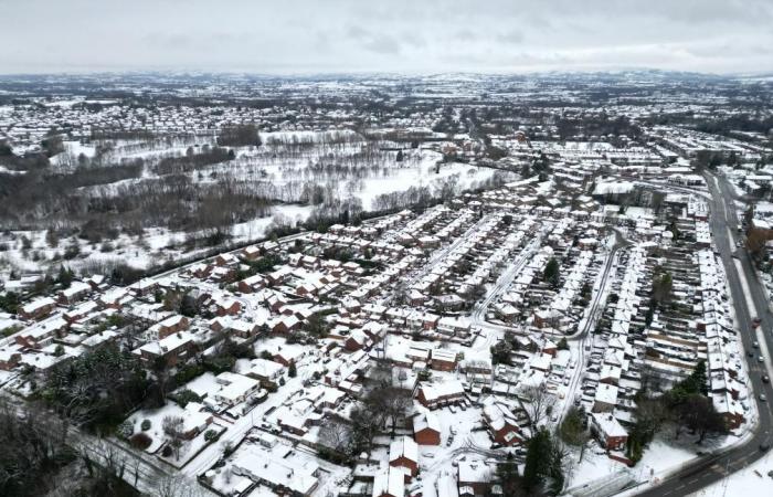 De fortes chutes de neige en Grande-Bretagne provoquent des perturbations dans les voyages et des coupures d’électricité-Xinhua