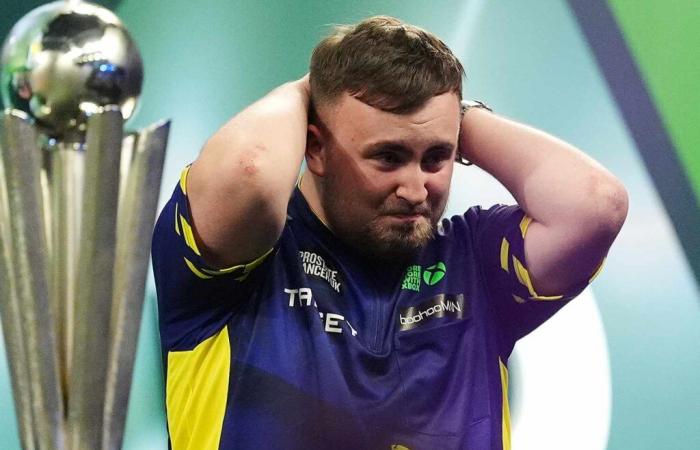 La star de Viral Darts, Luke Littler, devient le plus jeune champion du monde de l’histoire