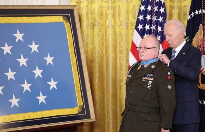 Biden décerne la médaille d’honneur à 7 soldats de l’armée américaine lors d’une cérémonie à la Maison Blanche