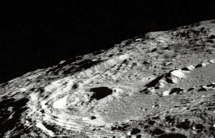 Une zone chaude et mystérieuse sous la surface de la Lune