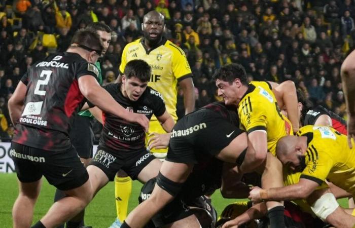 “La seule décision à prendre était un carton rouge”, juge un ancien arbitre de Top 14 après le tacle subi par Simon Daroque