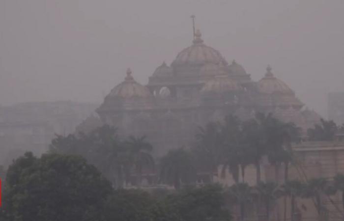 Météo à Delhi : Delhi frissonne alors que le mercure baisse ; L’IMD prédit un “ciel nuageux avec de légères précipitations” et les services ferroviaires seront touchés