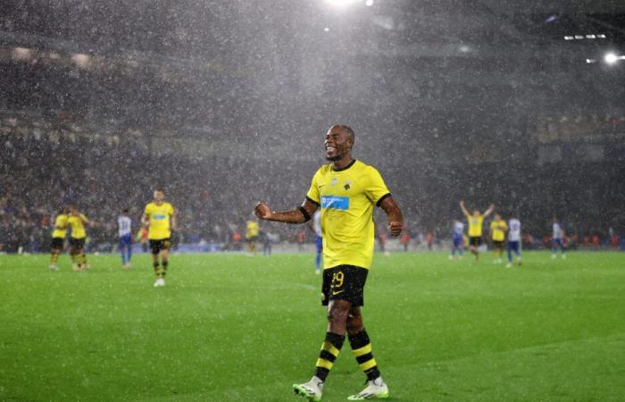 Djibril Sidibé (ex-LOSC) lourdement sifflé au Stade Bollaert-Delelis