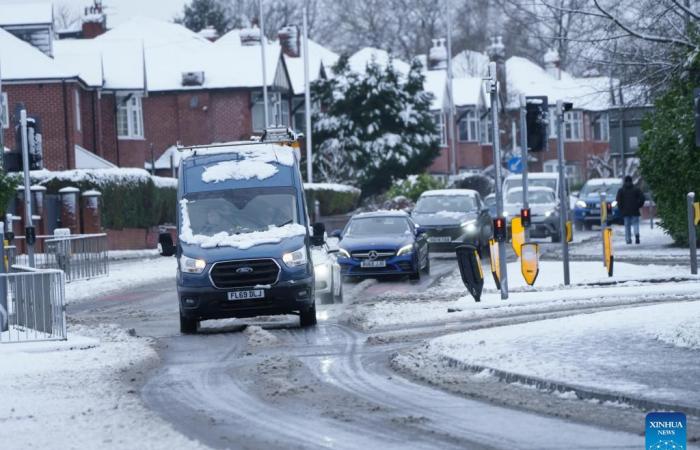 De fortes chutes de neige en Grande-Bretagne provoquent des perturbations dans les voyages et des coupures d’électricité-Xinhua