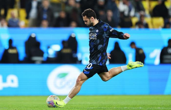 La star de l’Inter Calhanoglu sort des 30 minutes de la finale de la Supercoppa Italiana contre son rival Milan – Football Italia