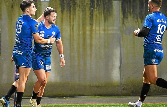 “Ça me fait mal à la tête de perdre ce match”, regrette Romaric Camou après la défaite du RC Vannes contre Clermont