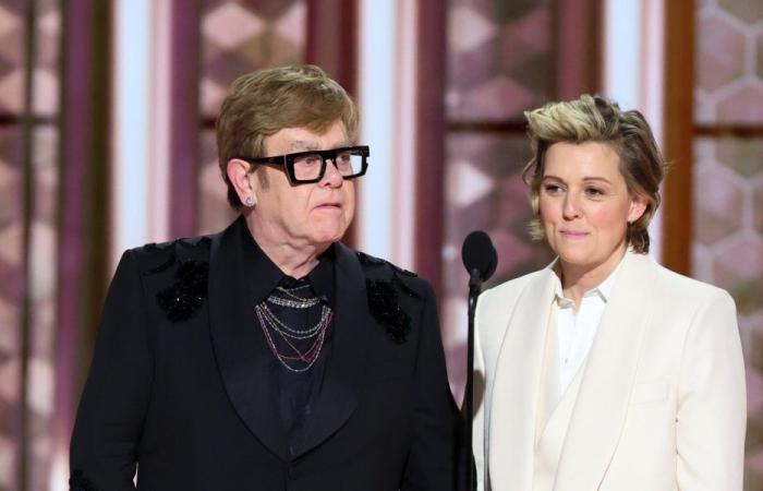 Elton John plaisante sur son aveuglement aux Golden Globes