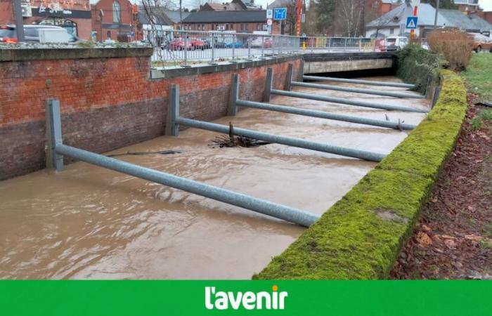 la Senne est montée de plus de deux mètres à Tubize et Rebecq ; la Dyle gonflée d’un mètre à Wavre