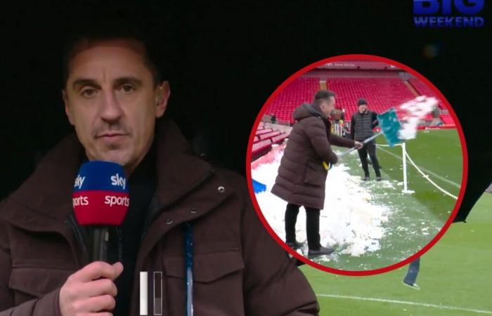 Gary Neville tente de faire reporter le match de Liverpool au milieu de la « peur » de United