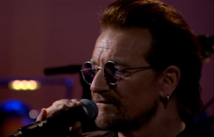 Le chanteur de U2 Bono reçoit la Médaille de la Liberté des mains de Joe Biden