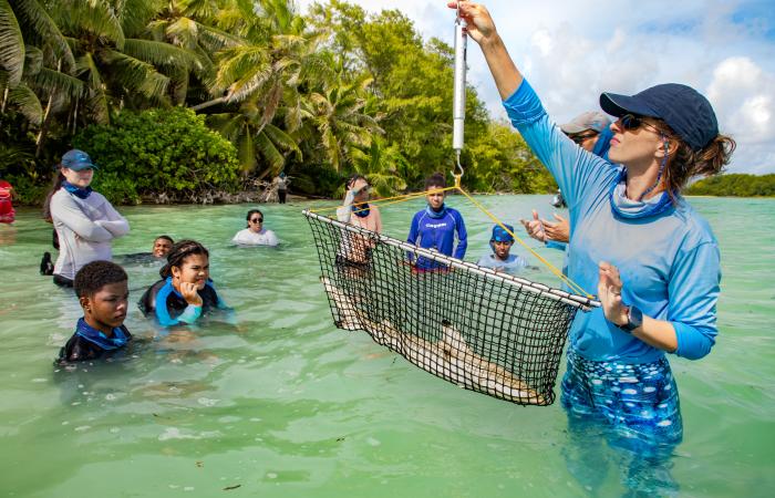 une Suissesse explore l’océan aux Seychelles