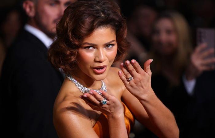 Zendaya canalise le vieux glamour hollywoodien aux Golden Globes alors que les fans spéculent sur une énorme bague en diamant