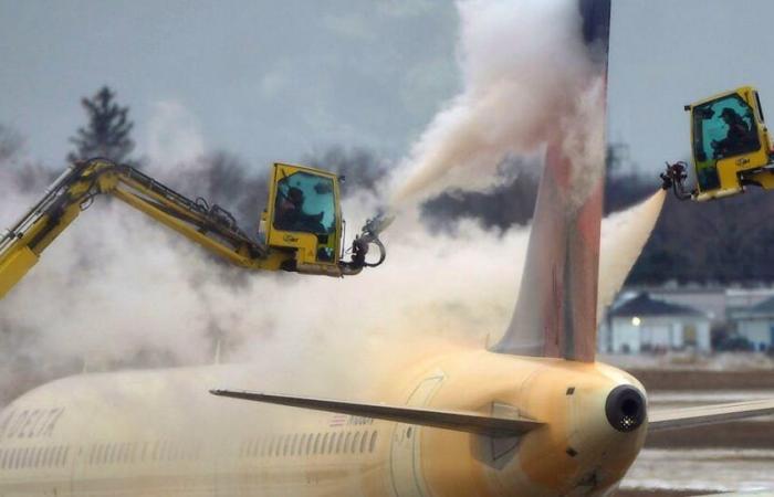 La tempête hivernale aux États-Unis entraîne des pannes de courant et des vols