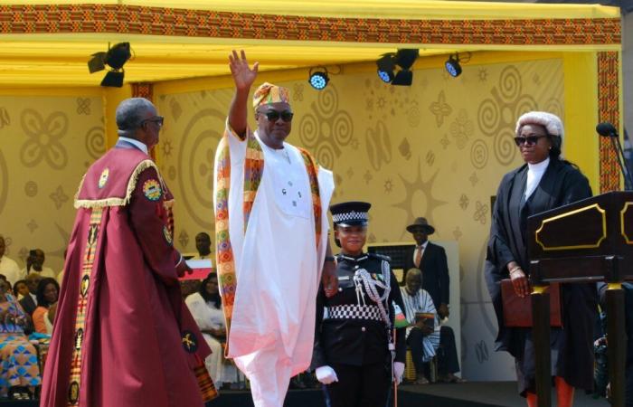 John Mahama a prêté serment en tant que président du Ghana et promet de « réinitialiser » le pays