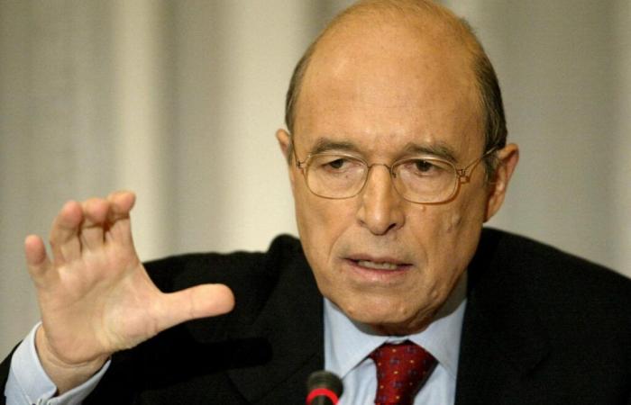 L’ancien Premier ministre socialiste Costas Simitis, architecte de l’entrée de la Grèce dans la zone euro, est décédé