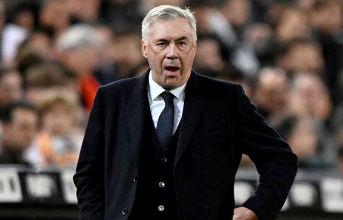 Carlo Ancelotti, aux pieds de Luka Modric après sa performance en Copa del Rey