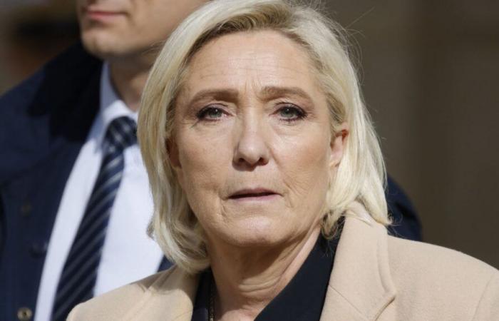 Marine Le Pen a appris la mort de son père lors d’une escale au Kenya