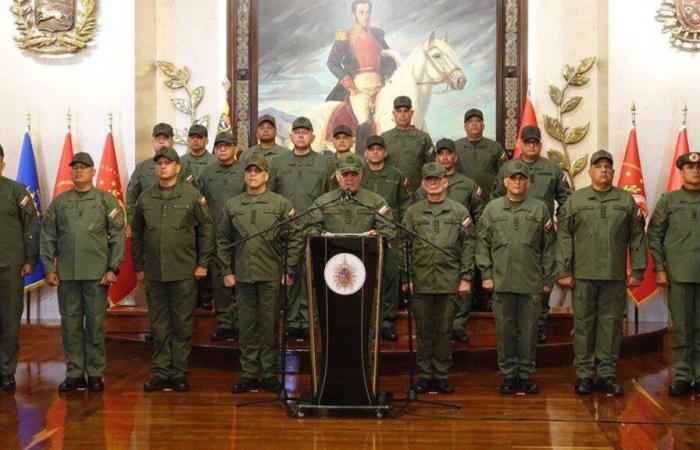 Au Venezuela, l’armée rejette l’appel de l’opposition et assure son soutien à Nicolas Maduro