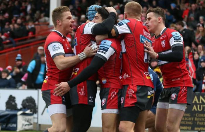 le maillot de Gloucester fait polémique à cause d’un drapeau russe brodé dans le dos