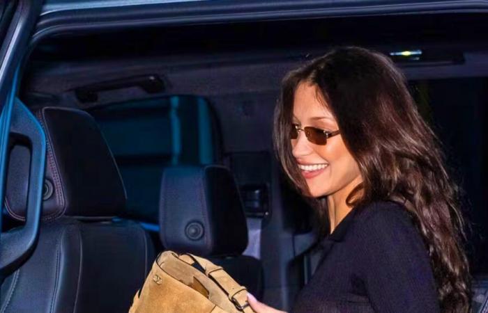 Sac Nellcôte de Valentino : l’accessoire phare de Bella Hadid