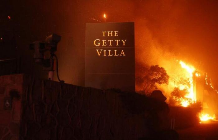 A Los Angeles, un violent incendie ravage la villa Getty et le quartier de Pacific Palisades