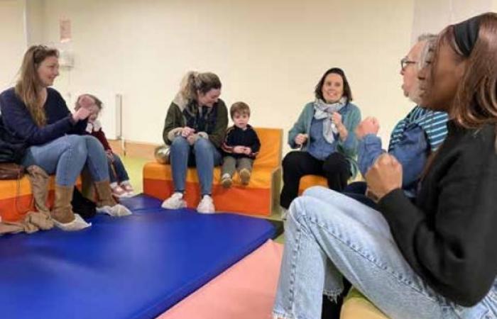 Avec « Promenons-nous à travers les histoires », le personnel de la crèche municipale sensibilise les parents à la lecture avec leurs enfants