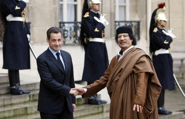 un documentaire politique sur Sarkozy-Kadhafi qui vous éclairera (enfin)