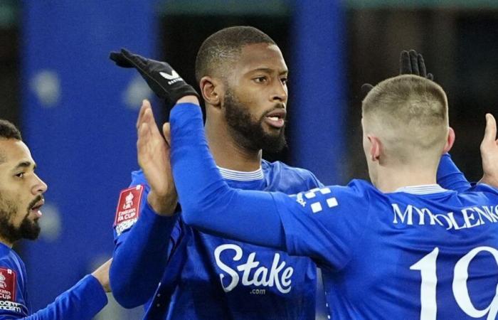 Everton 2 – 0 Peterboro