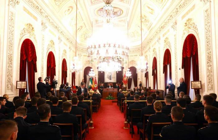 La princesse Leonor et ses 75 camarades prient à Cadix avant de mettre les voiles