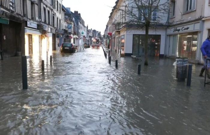 l’Epte déborde à Gisors, le pic devrait “se maintenir tout le week-end”