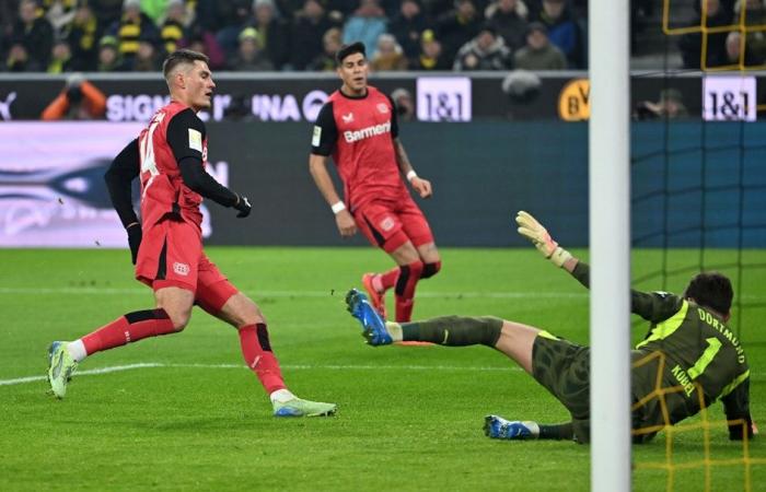 Critiques individuelles des professionnels du Bayer 04 Tella marque après 26 secondes, Tah est solide comme le roc